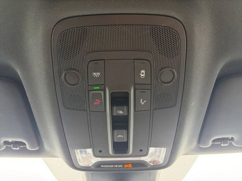 Used 2025 Audi Q3 2.0T Premium image 11