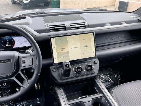 New 2026 Land Rover Defender 110 OCTA AWD/4WD image 9