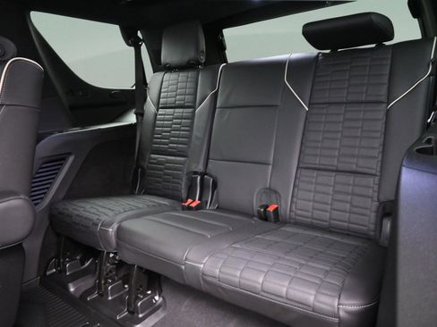 Used 2026 Cadillac Escalade Platinum Sport w/ LPO, ONYX Package image 13