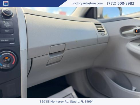 Used 2013 Toyota Corolla L FWD image 27