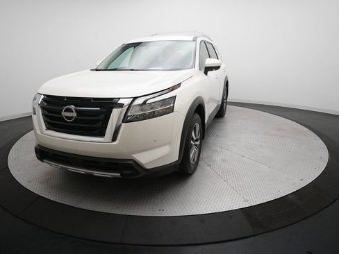 Certified 2024 Nissan Pathfinder SL image 33