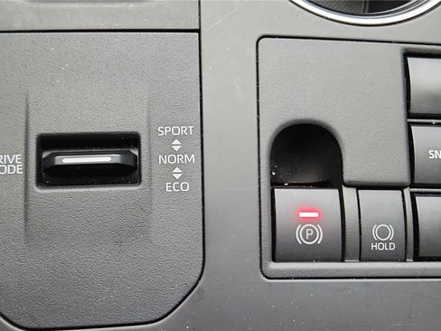 Used 2023 Toyota Highlander L image 38