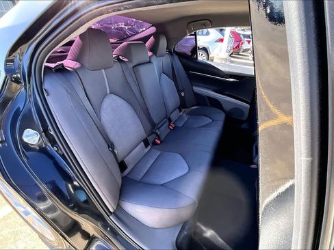 Used 2022 Toyota Camry LE image 20