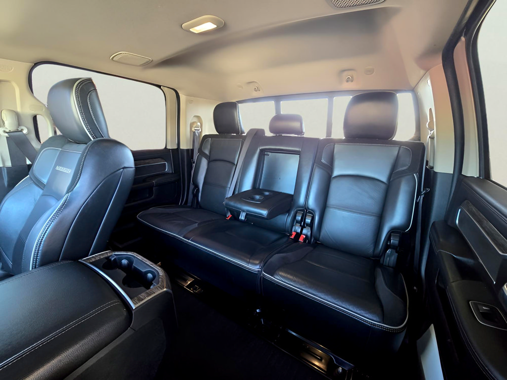 Used 2020 RAM 2500 Laramie w/ Chrome Appearance Group AWD/4WD image 13
