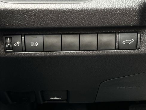 Used 2025 Toyota RAV4 XLE Premium FWD image 20