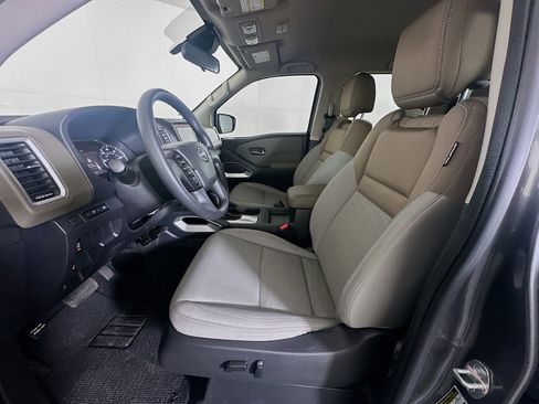 Used 2023 Nissan Frontier SV w/ Technology Package image 13