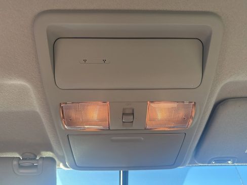 Used 2019 Nissan Frontier SV image 21