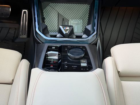 Certified 2025 BMW X3 xDrive30i w/ M Sport Package image 19