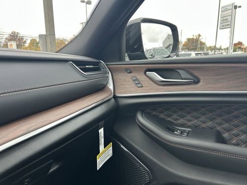 New 2025 Jeep Grand Cherokee L Summit image 25