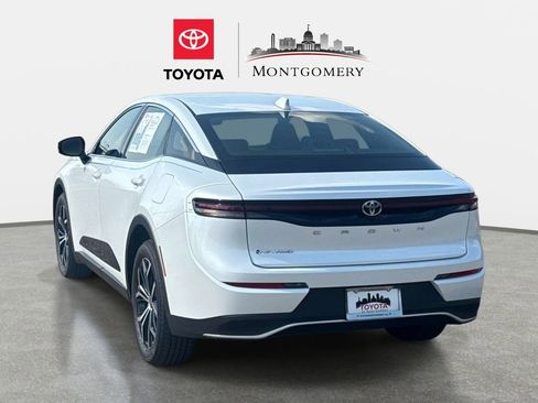 Used 2026 Toyota Crown XLE image 5