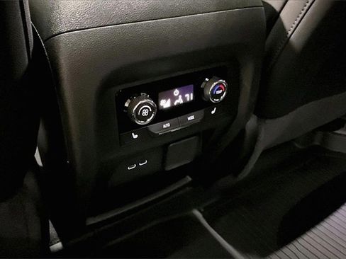 Certified 2024 Chevrolet Traverse RS image 27