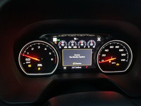 Used 2021 Chevrolet Suburban High Country w/ Premium Package image 15