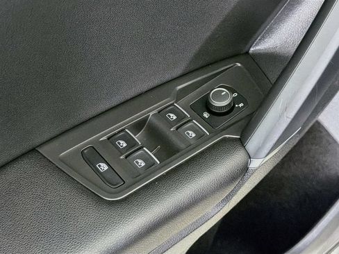Used 2020 Volkswagen Tiguan SE w/ Panoramic Sunroof Package FWD image 22