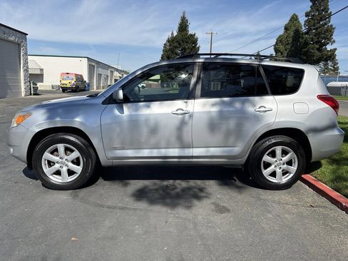 Used 2008 Toyota RAV4 Limited AWD/4WD image 8