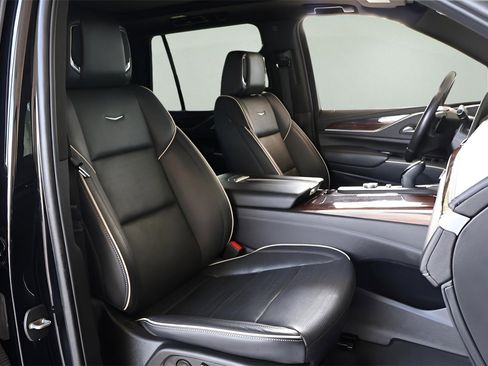 Certified 2023 Cadillac Escalade Premium Luxury image 21