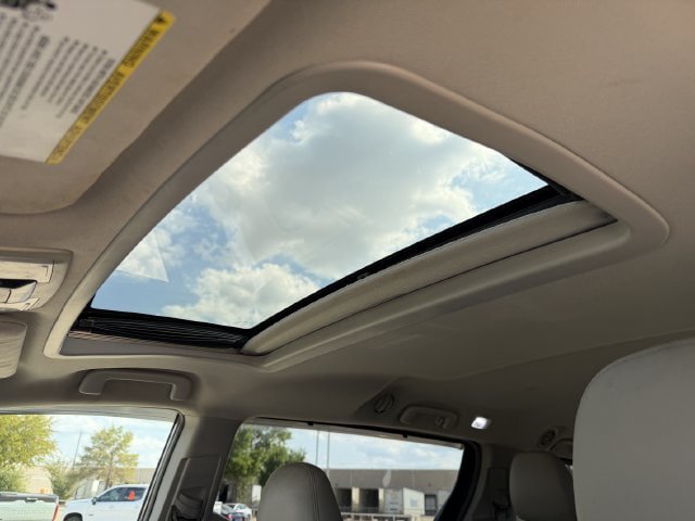 Used 2016 Toyota Sienna XLE FWD image 23