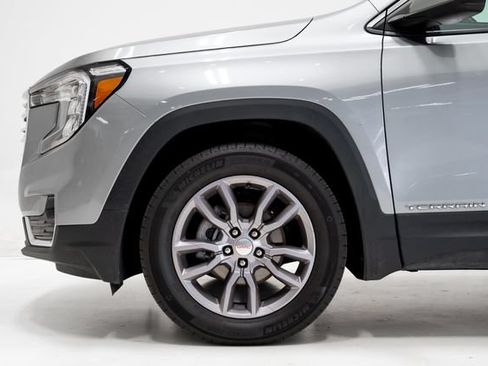 Used 2024 GMC Terrain SLT AWD/4WD image 27