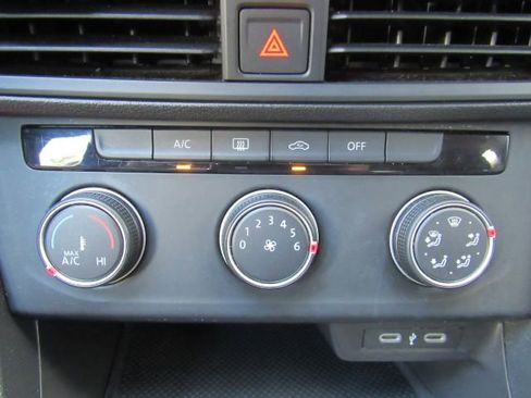 Used 2023 Volkswagen Jetta Sport image 41