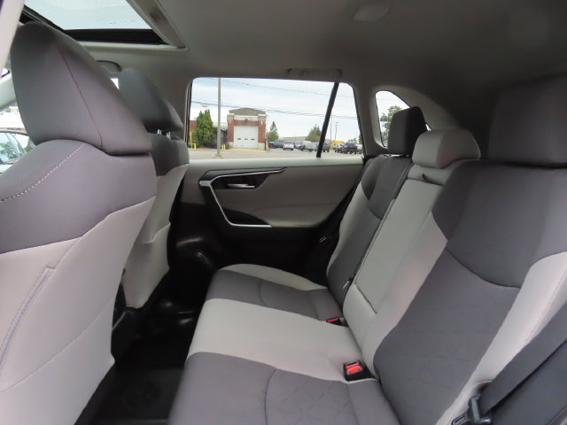 Used 2022 Toyota RAV4 XLE w/ Convenience Package AWD/4WD image 23