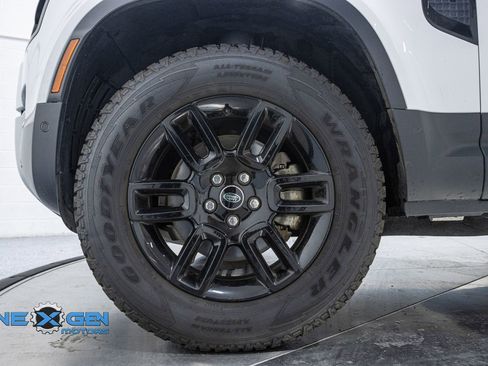 Used 2023 Land Rover Defender 110 S image 46