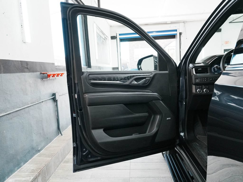Used 2023 GMC Yukon Denali AWD/4WD image 10
