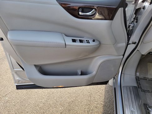 Used 2015 Nissan Quest SL FWD image 19