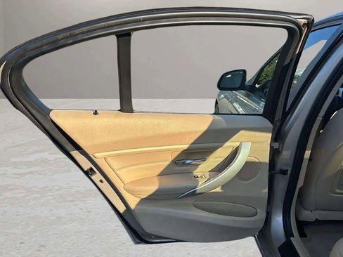 Used 2014 BMW 320i Sedan image 14