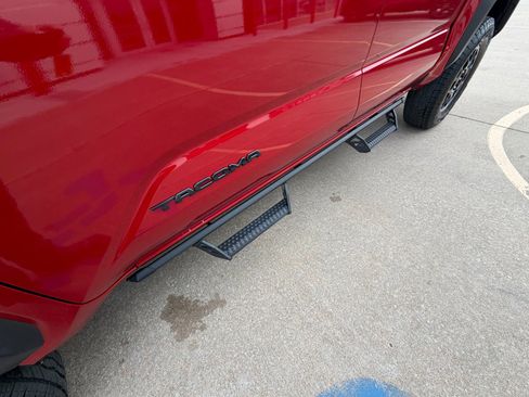 Used 2025 Toyota Tacoma TRD Off-Road image 6