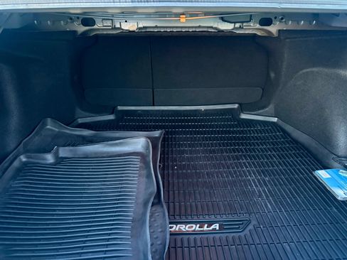 Used 2020 Toyota Corolla LE FWD image 34