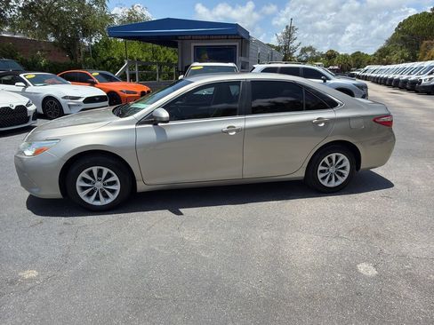 Used 2016 Toyota Camry LE FWD image 2