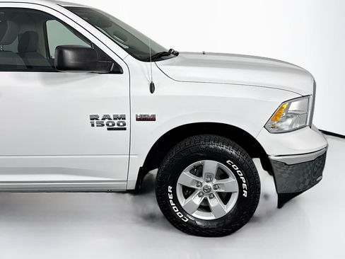 Used 2022 RAM 1500 Classic SLT AWD/4WD image 39