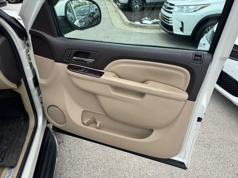 Used 2014 GMC Yukon XL Denali RWD image 20