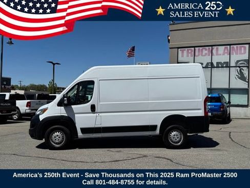 Used 2025 RAM ProMaster 2500 w/ Convenience Group FWD image 2