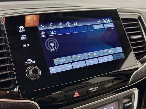 Used 2021 Honda Pilot Touring image 15