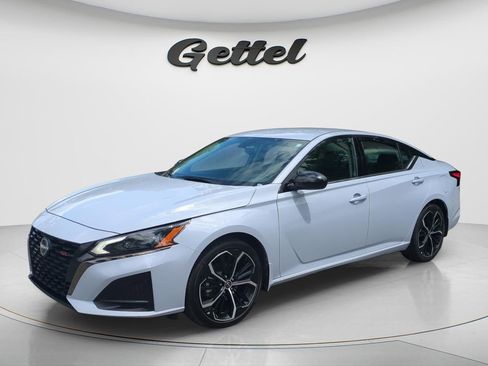 Used 2024 Nissan Altima 2.5 SR image 14