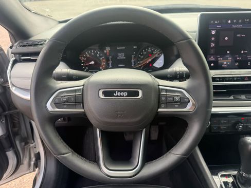 Used 2024 Jeep Compass Limited AWD/4WD image 17