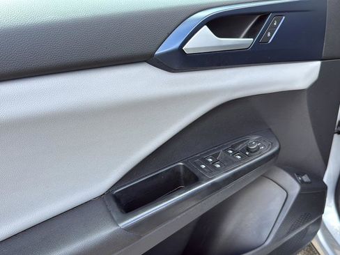 Used 2022 Volkswagen Taos SE image 20