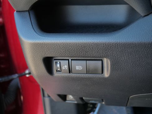 Certified 2025 Toyota RAV4 LE AWD/4WD image 27