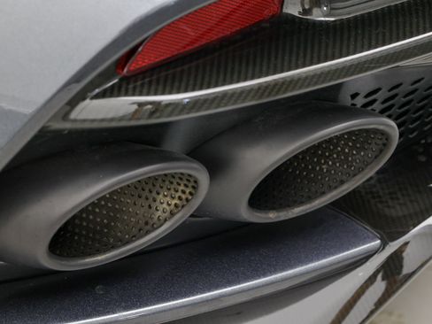 Used 2019 Aston Martin DBS Superleggera RWD image 16