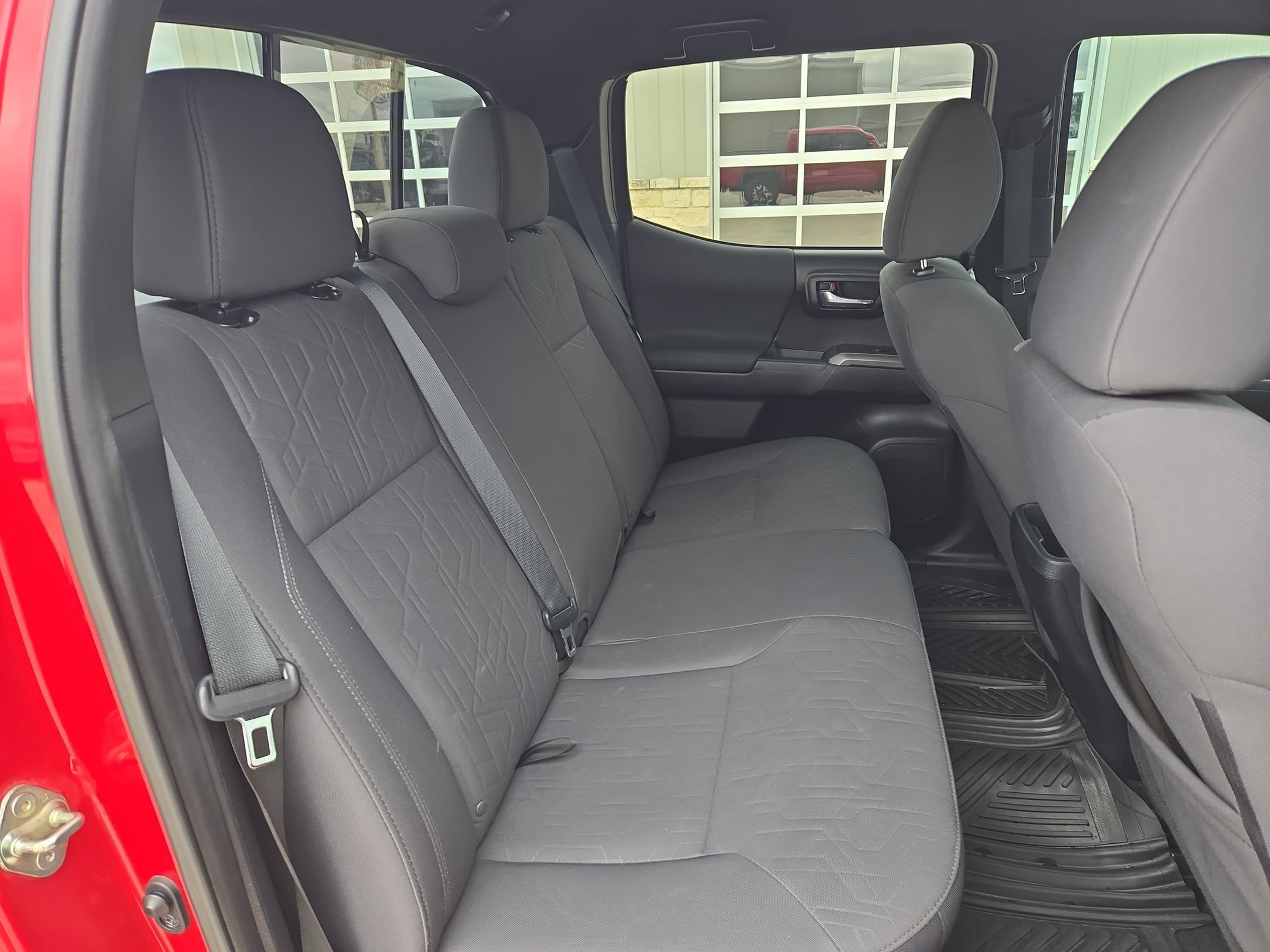 Used 2019 Toyota Tacoma 2WD Double Cab image 25