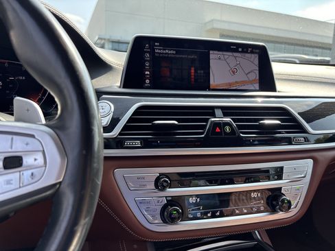 Used 2020 BMW 750i xDrive w/ Executive Package AWD/4WD image 31
