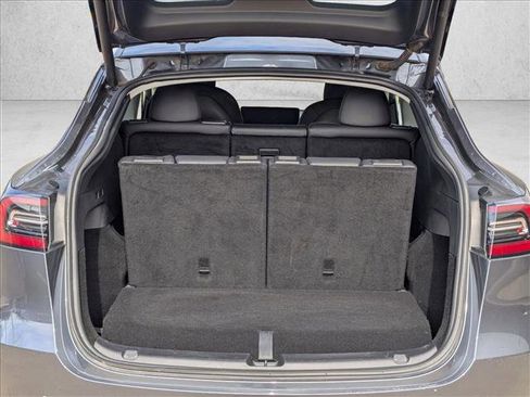 Used 2022 Tesla Model Y Long Range image 6