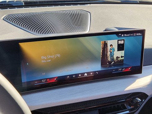 Used 2025 BMW 330i xDrive Sedan w/ Convenience Package image 15