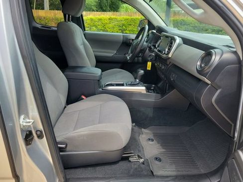 Used 2023 Toyota Tacoma SR5 RWD image 33