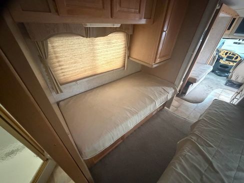 Used 2006 Ford E-350 and Econoline 350 Super Duty image 26