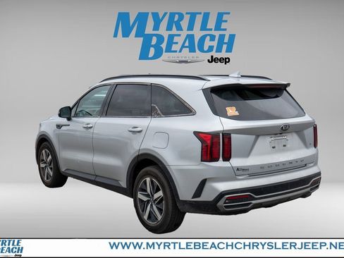 Used 2021 Kia Sorento S w/ Panoramic Sunroof Package image 4