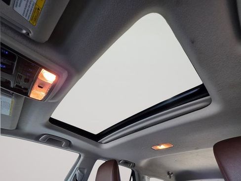 Used 2020 Toyota 4Runner Limited image 24