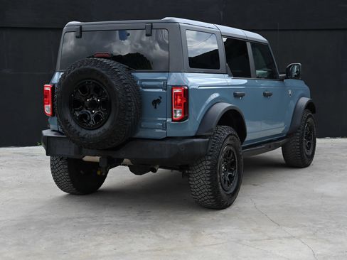 Used 2023 Ford Bronco Big Bend w/ Sasquatch Package AWD/4WD image 6