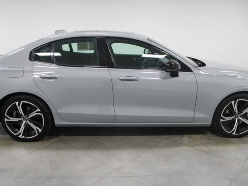 Used 2024 Volvo S60 B5 Core FWD image 11