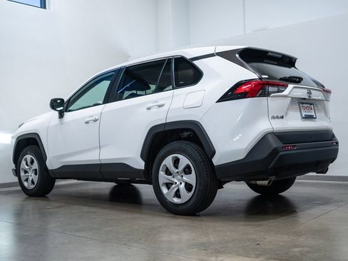 Used 2024 Toyota RAV4 LE AWD/4WD image 7